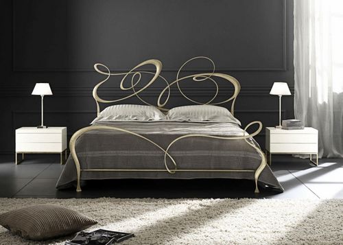 Кованая мебель для спальни: фото дизайна кровати в интерьере, гарнитуры