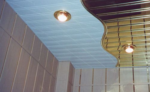 Монтаж точечных светильников в пластиковый потолок своими силами.