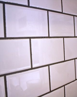 Облицовка внутренних стен плиткой на фото и видео: технология укладки керамической плитки на стену