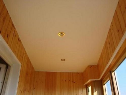Отделка потолка в деревянном доме: фото вариантов, чем можно, фанерой стены, виды материалов, своими руками