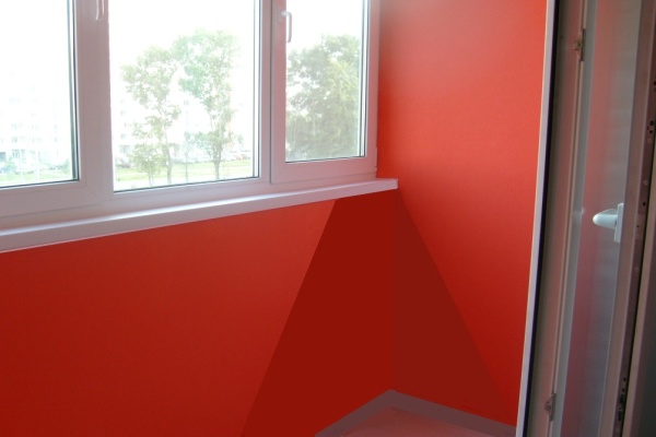 Покраска балкона: видео-инструкция по монтажу своими руками, особенности окраски стен, снаружи, варианты, цена, фото