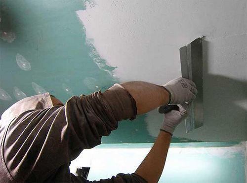 Шпаклевание потолка из гипсокартона под покраску, примеры на видео и фотографиях