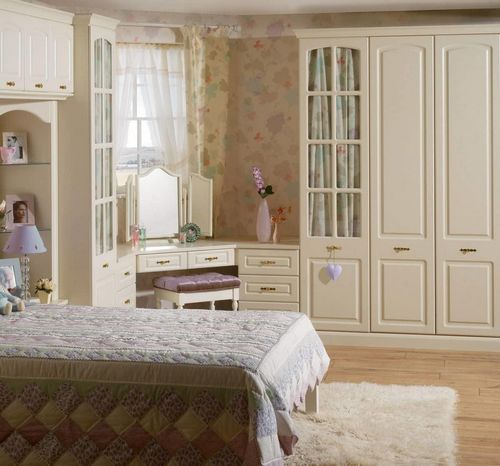 Туалетные столики в спальню: фото шкафа и угловой мебели, дизайн интерьера, размеры комода