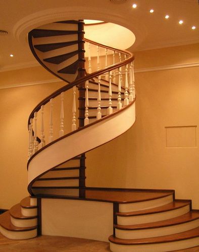 Винтовые лестницы на второй этаж: круглая своими руками, размеры круговой на 2 этаж, фото полувинтовых