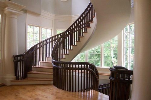 Винтовые лестницы на второй этаж: круглая своими руками, размеры круговой на 2 этаж, фото полувинтовых