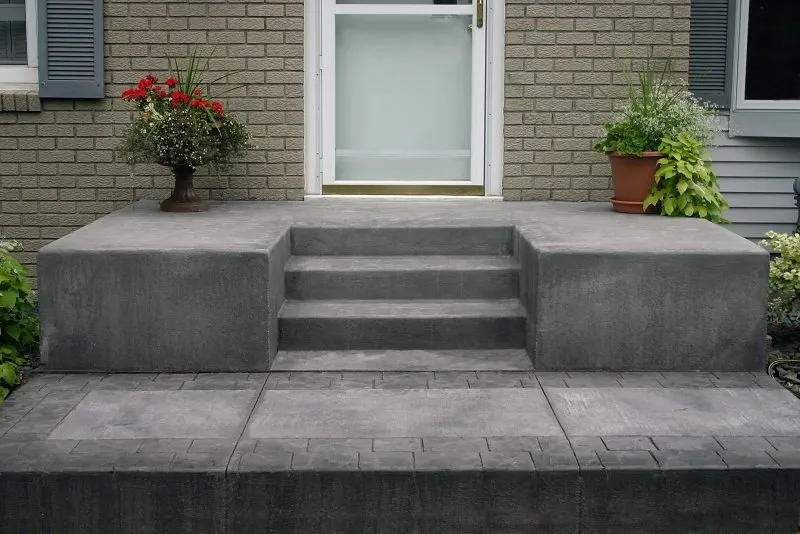 Лестница на крыльцо из бетона