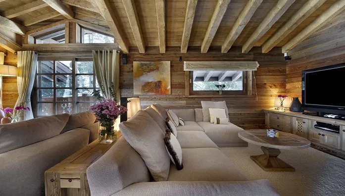 Дизайн гостиной в деревянном доме_фото