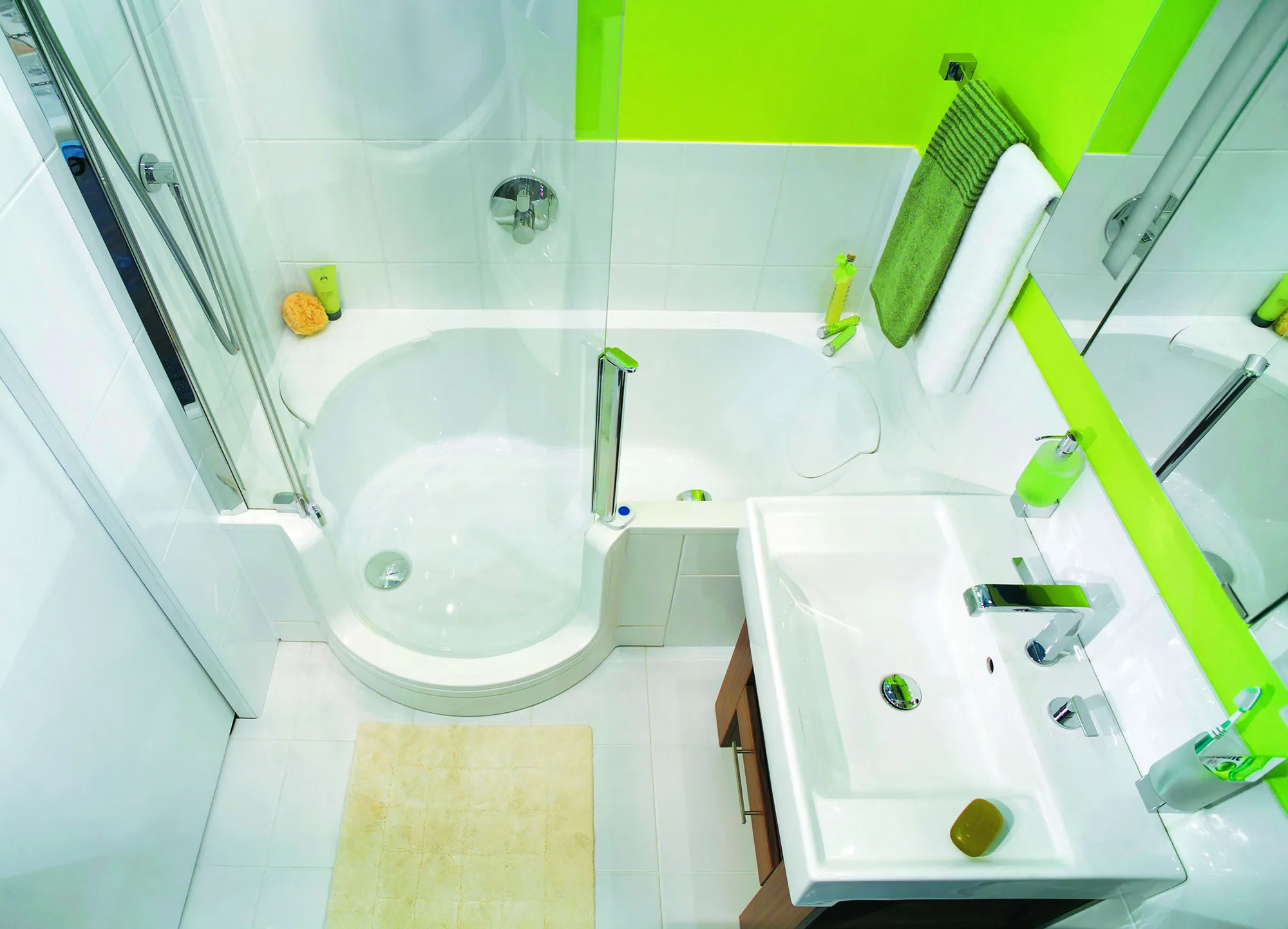 Современная зелено-белая ванная комната без унитаза