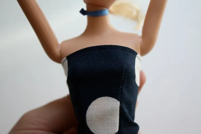 Одежда для кукол своими руками: простые способы и лайфхаки