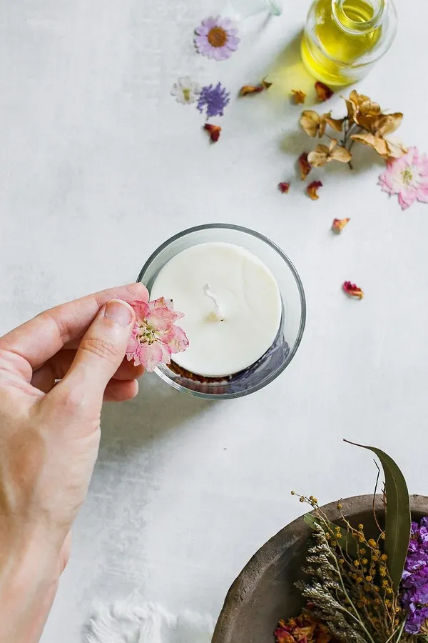 Как сделать свечу с сухоцветами своими руками