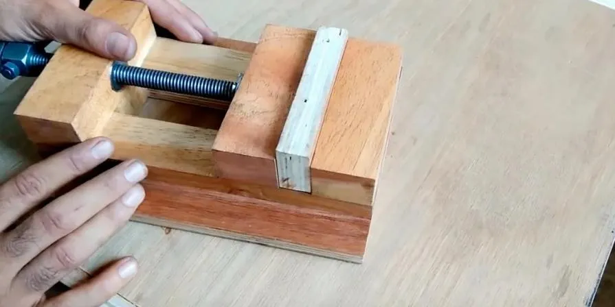 Как сделать деревянные тиски