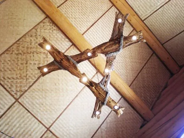 деревянный потолочный светильник
