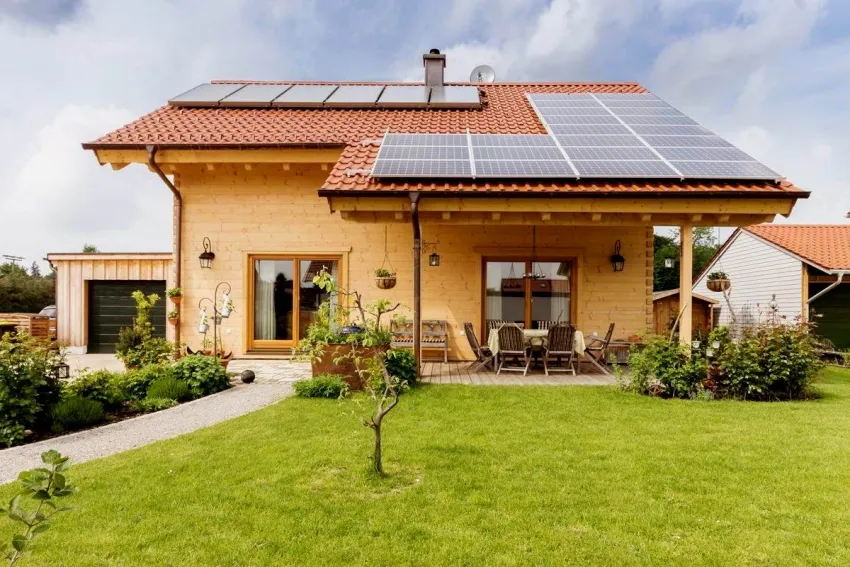 Некоторые пользователи утверждают, что солнечная станция может покрыть полностью все расходы электроэнергии - начиная от мелких бытовых приборов и заканчивая системой отопления и нагрева воды