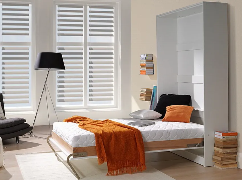 Выбор подходящей модели кровати зависит от общей площади помещения, а также размеров окружающих предметов интерьера