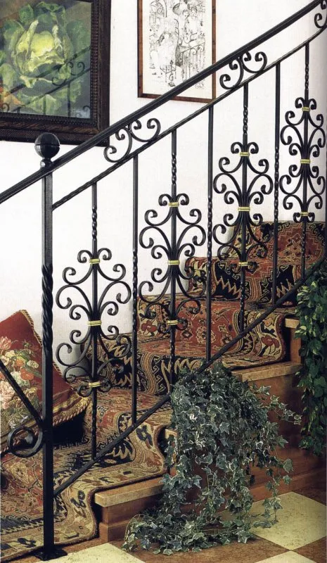 Лестницы с кованными перилами в Восточном стиле
