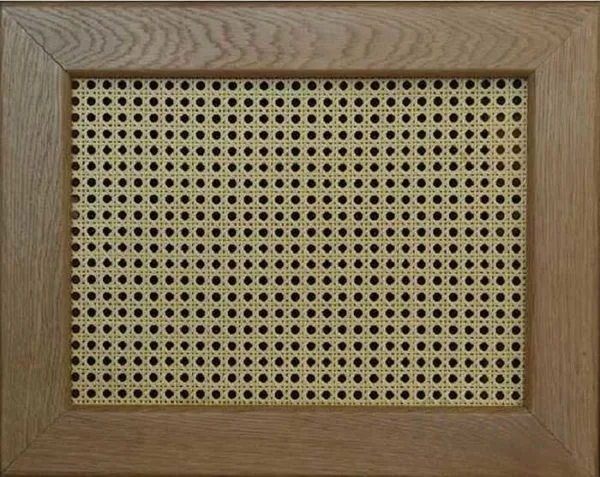 Экран из ротанга на деревянной рамке