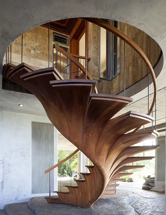 Деревянная лестница, которая идеально дополнит интерьер в экостиле.