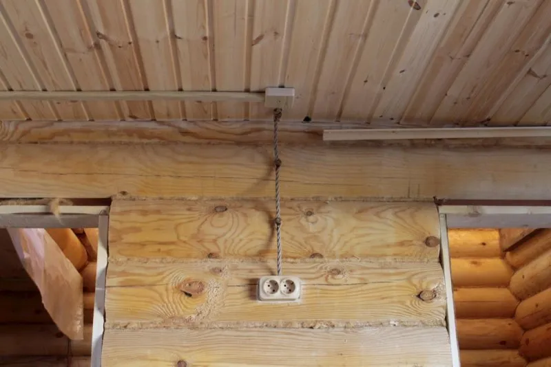 Проводка в деревянном доме под старину кухня гостиная