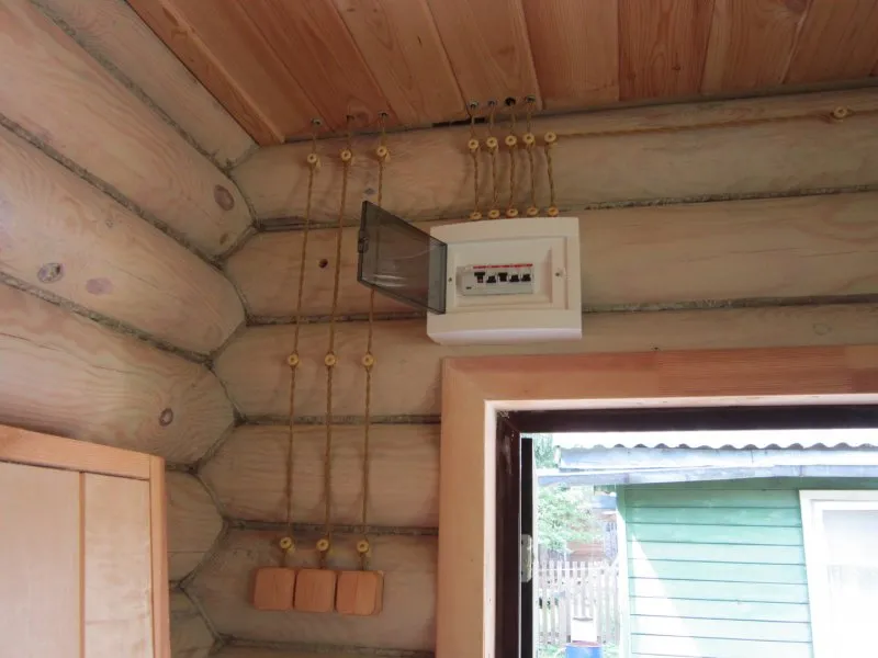 Прокладка электричества в деревянном доме