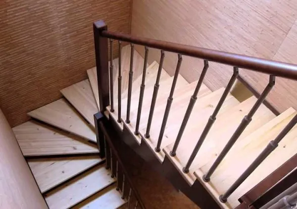Удобная лестница на второй этаж