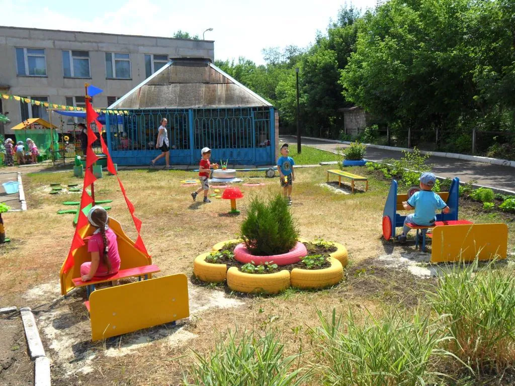 Оформление территории детского сада