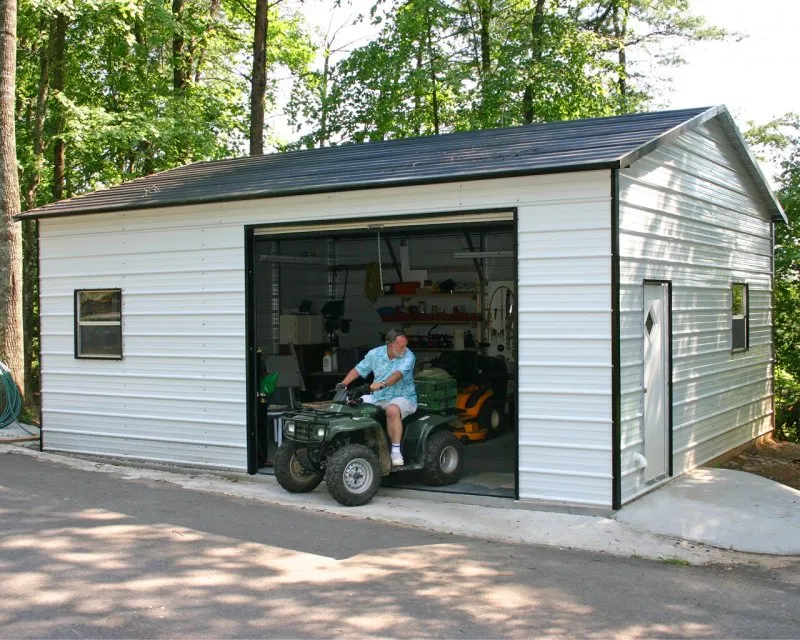Небольшой гараж