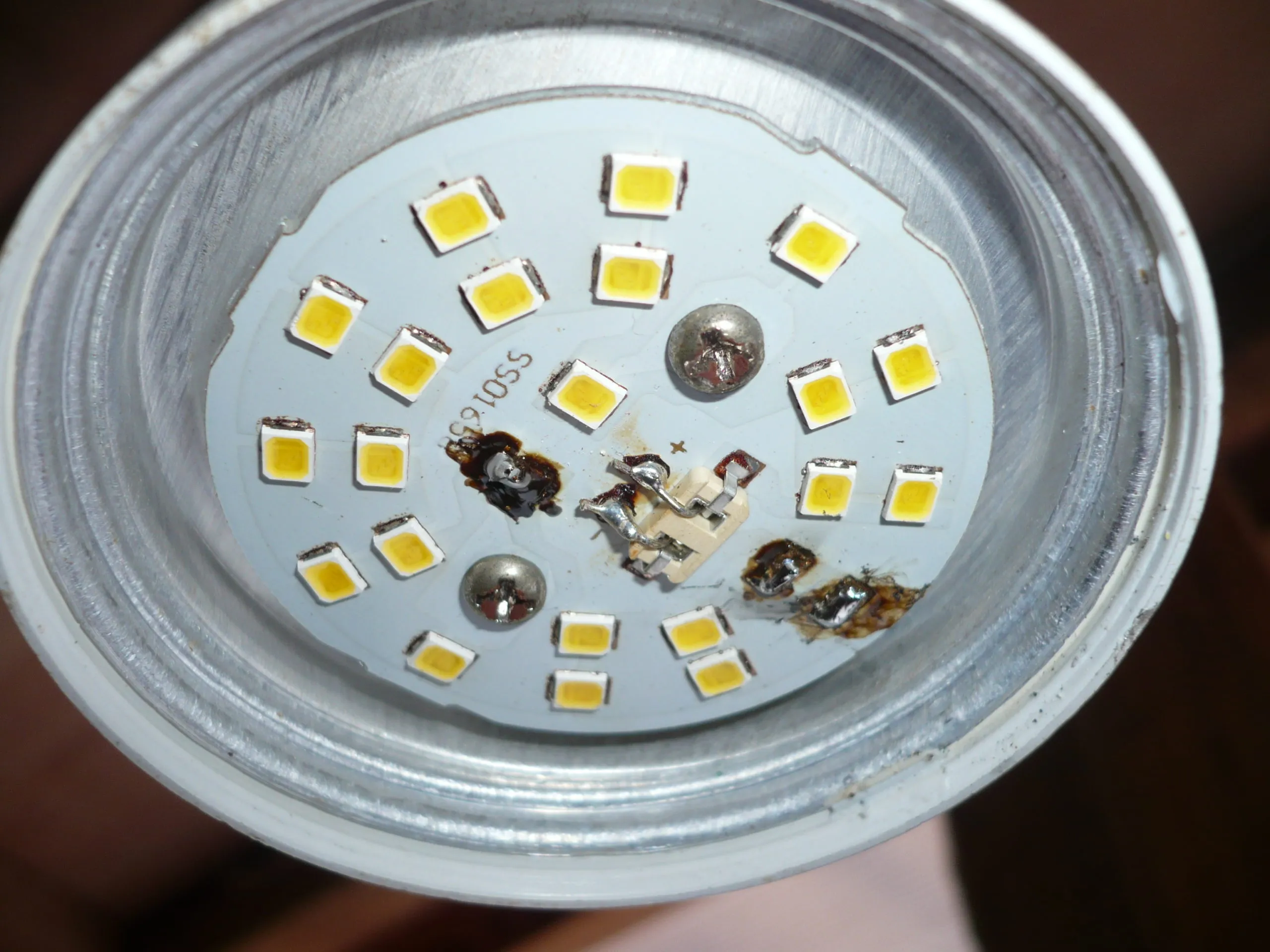 Как самостоятельно разобрать и отремонтировать светодиодную лампу 220В