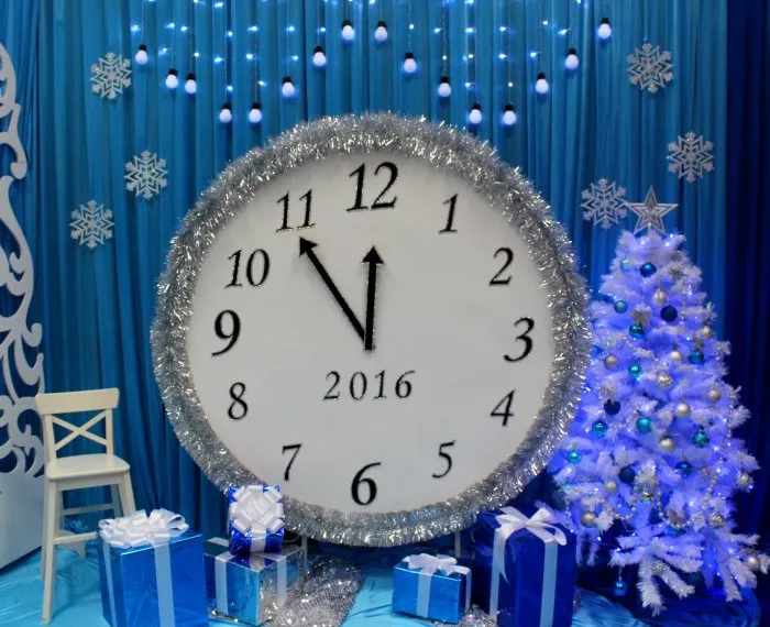 Фотозона часы новый год