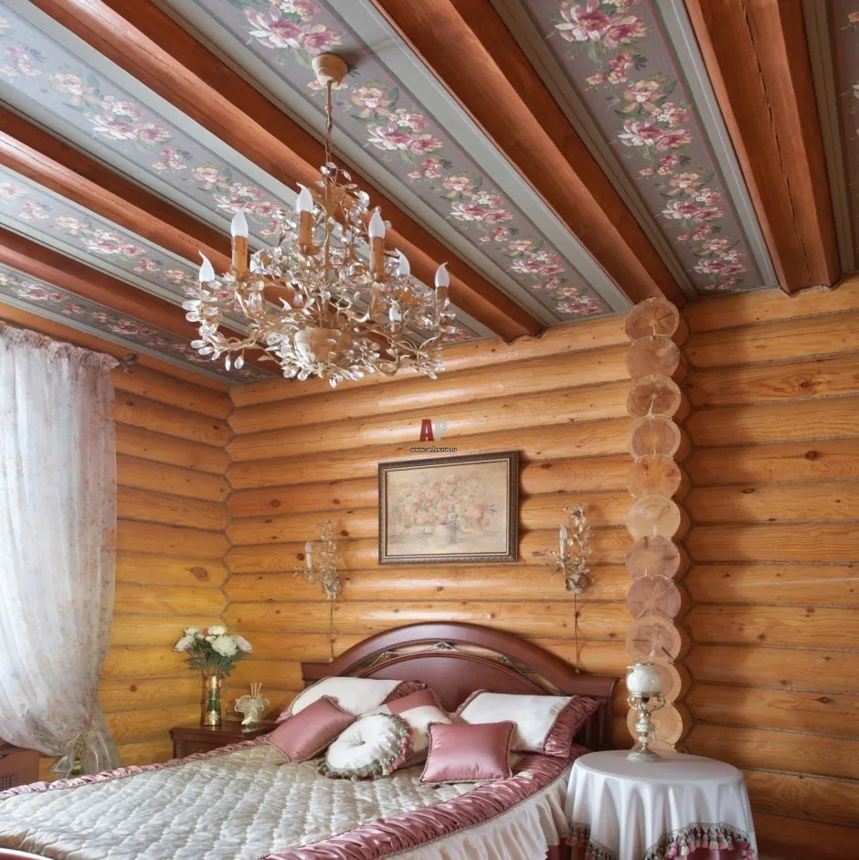Освещение в доме из бревна