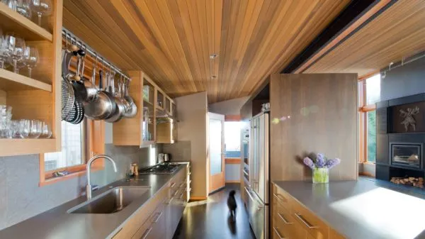 Дизайн двухрядной кухни - варианты планировок на 2 стороны