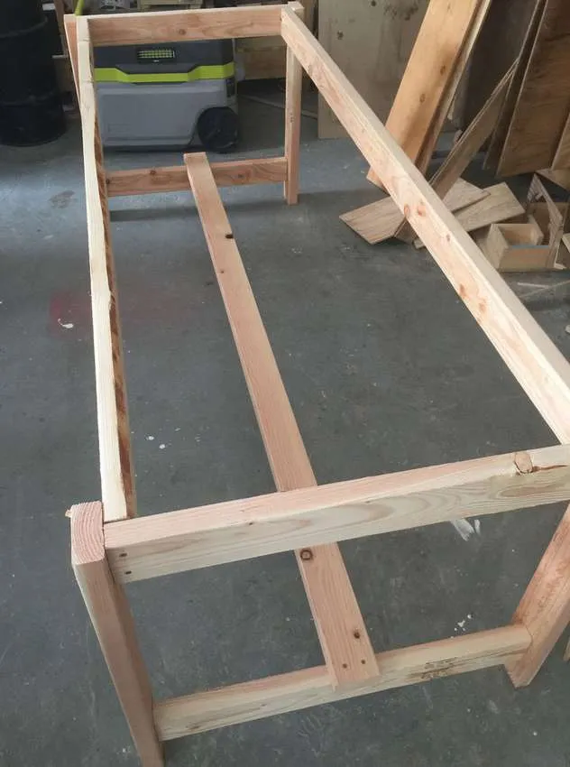 деревянный стол для начинающих