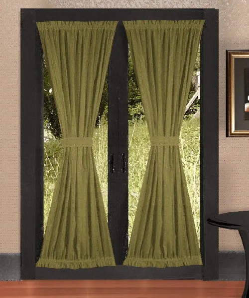 Занавески можно использовать вместо дверей или же в качестве декора, как на фото