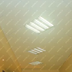  PM_4_1 Потолок типа армстронг в холле офиса