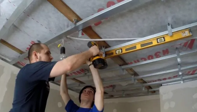 Технология монтажа гипсокартона на потолок �� Технология монтажа стен из гипсокартона