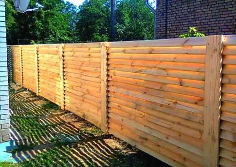 Строим деревянный забор для дачи своими ...