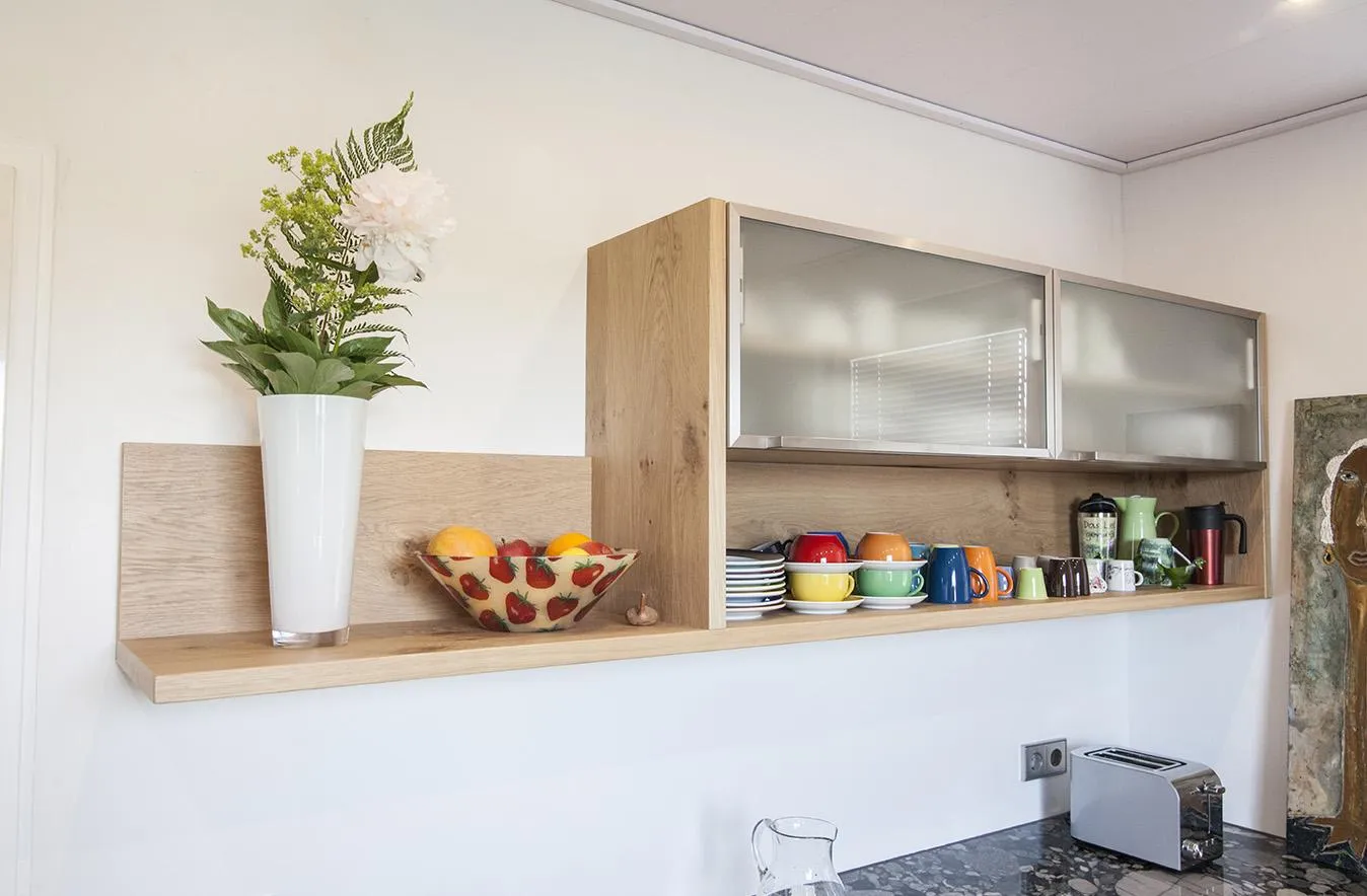 Дизайн кухни с подвесными шкафчиками 2017