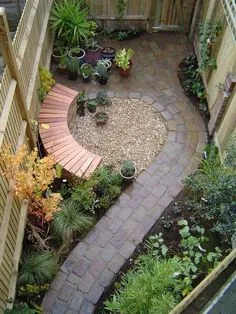 Красивый дизайн участка две сотки в городе Small Courtyard Gardens, Small Backyard Gardens, Backyard Patio Designs, Budget Backyard, Patio Ideas