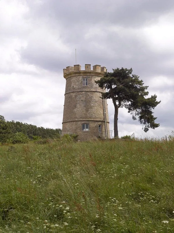 дом башня в Англии