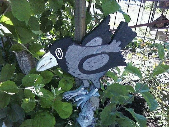 Садовая фигура - ворона