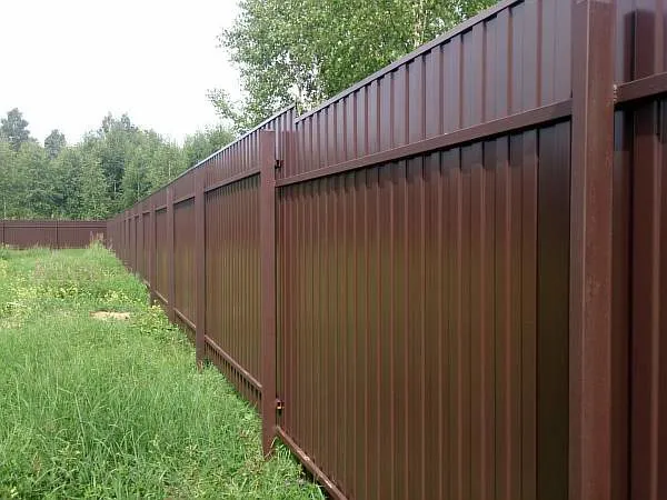 Забор и ворота из профнастила