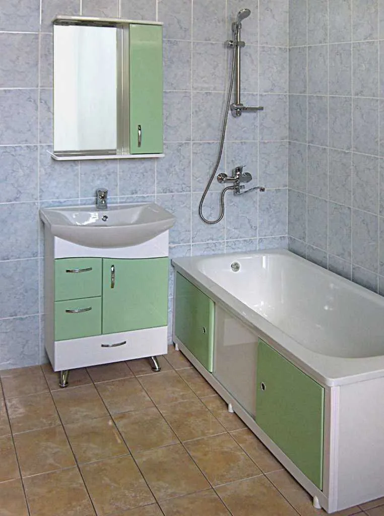 Экран преобразит даже самую простую ванную комнату, сделает её элегантной и строгой