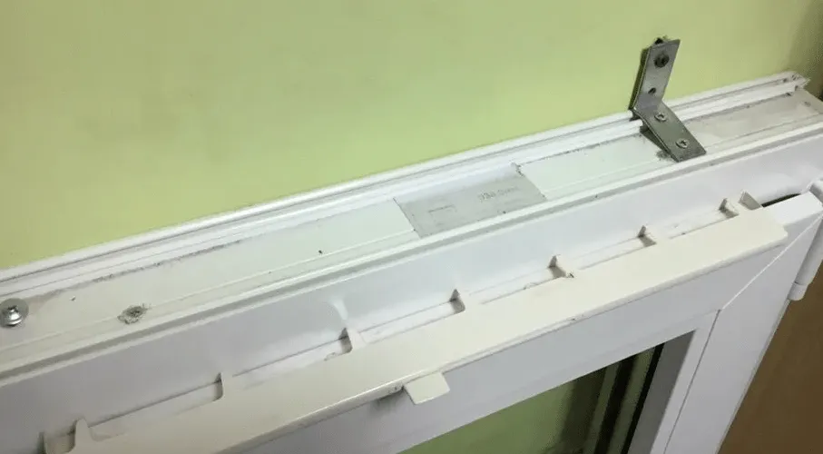 Фурнитура для пластиковых балконных дверей