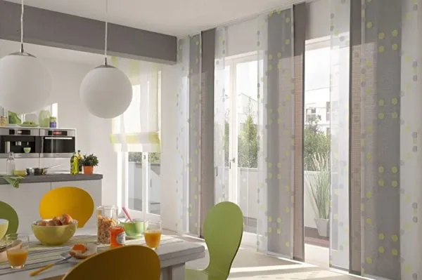 Дизайн длинных штор на кухню - оформление красивых занавесок в пол