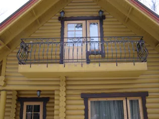 Частный дом с балконом: преимущества и недостатки