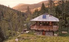 Cabins Inspired by Railroad Depots and Fire lookouts Cabin House Plans, Log Cabin Homes, Modern Mountain Home, Mountain Cabin, Mountain Retreat, Cottage Floor Plan, Lookout Tower, Tiny Cabins, Rustic Cabins