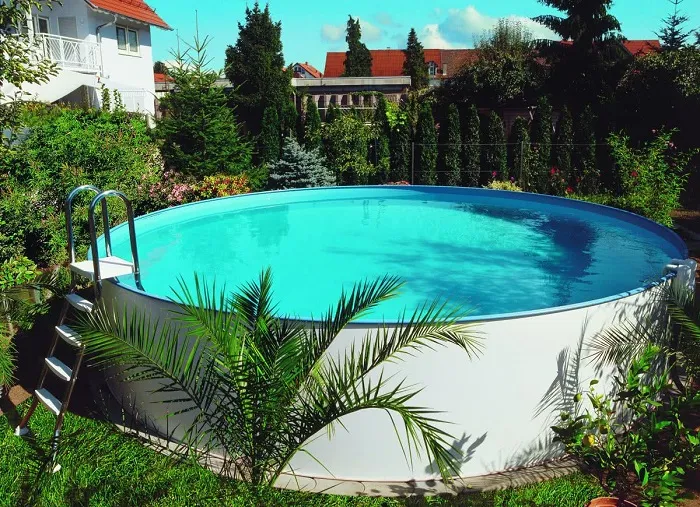 Идеальный бассейн для тех, кто мечтает о тропической атмосфере круглый год.