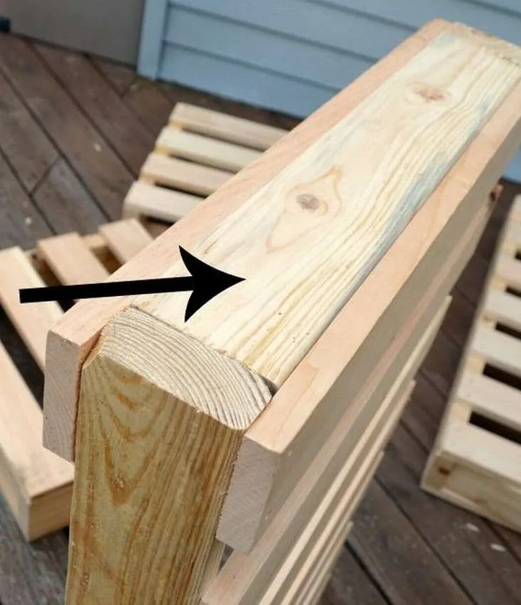как сделать скамейку из поддонов своими руками