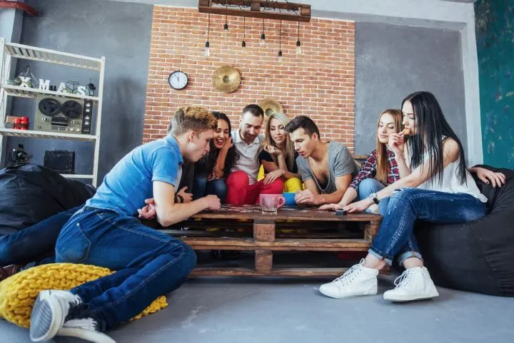 Возможность пообщаться в комнате с друзьями – важный фактор для подростков
