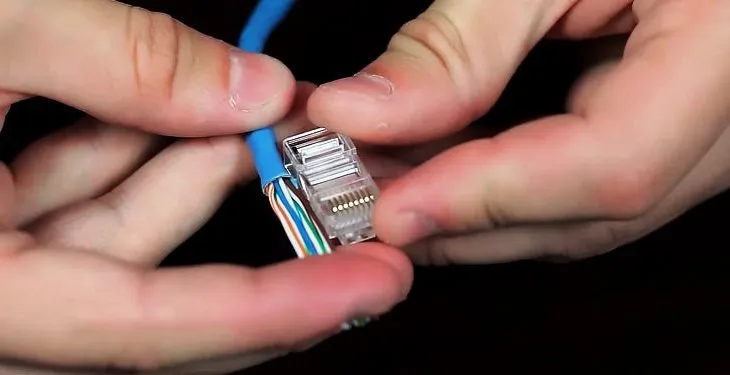 Как заменить штекер на интернет кабеле самому