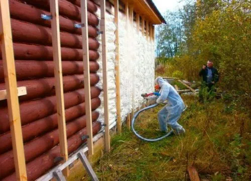 Утепление деревянных стен ППУ – сомнительный метод теплоизоляции